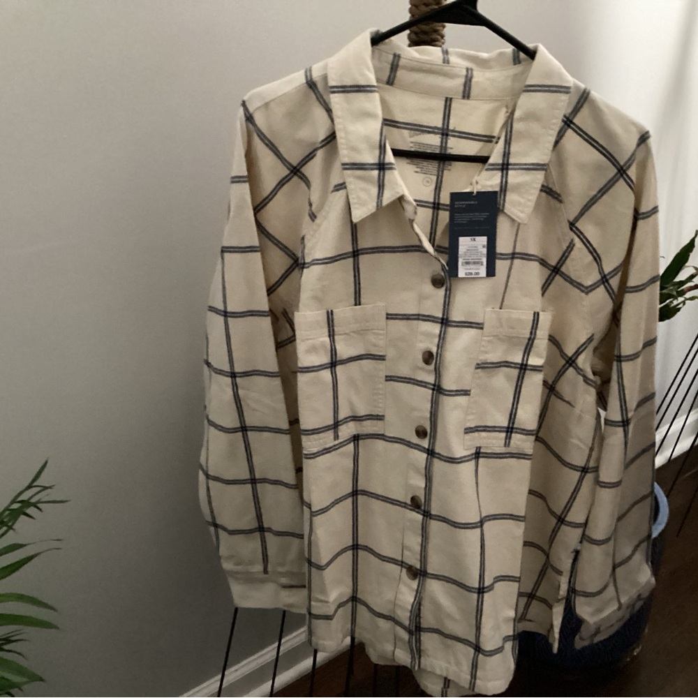 Universal Threads - Oversized Women’s light weight top